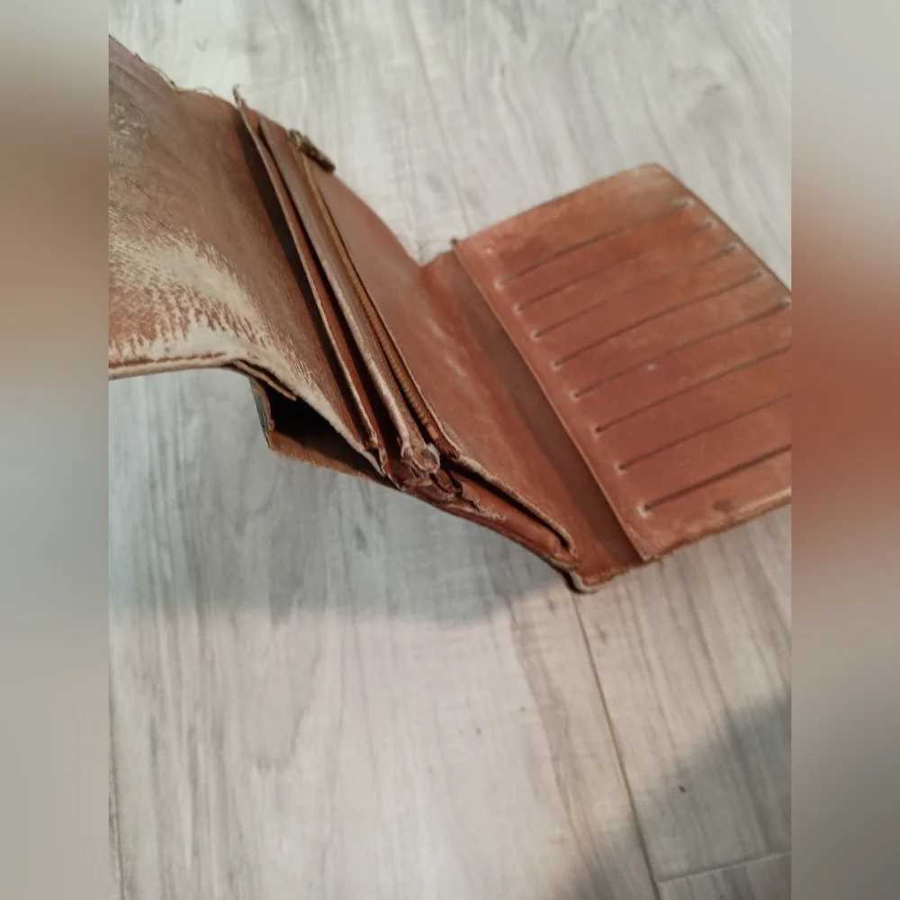 Louis Vuitton Monogram Sarah Long Trifold Wallet